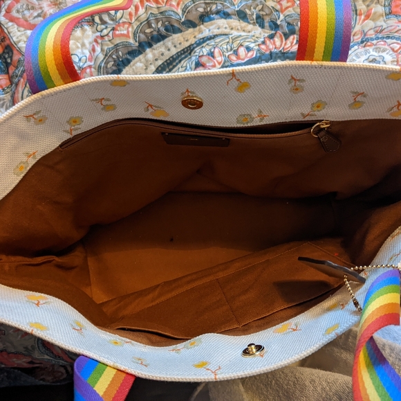 Coach purse - Picture 2 of 4